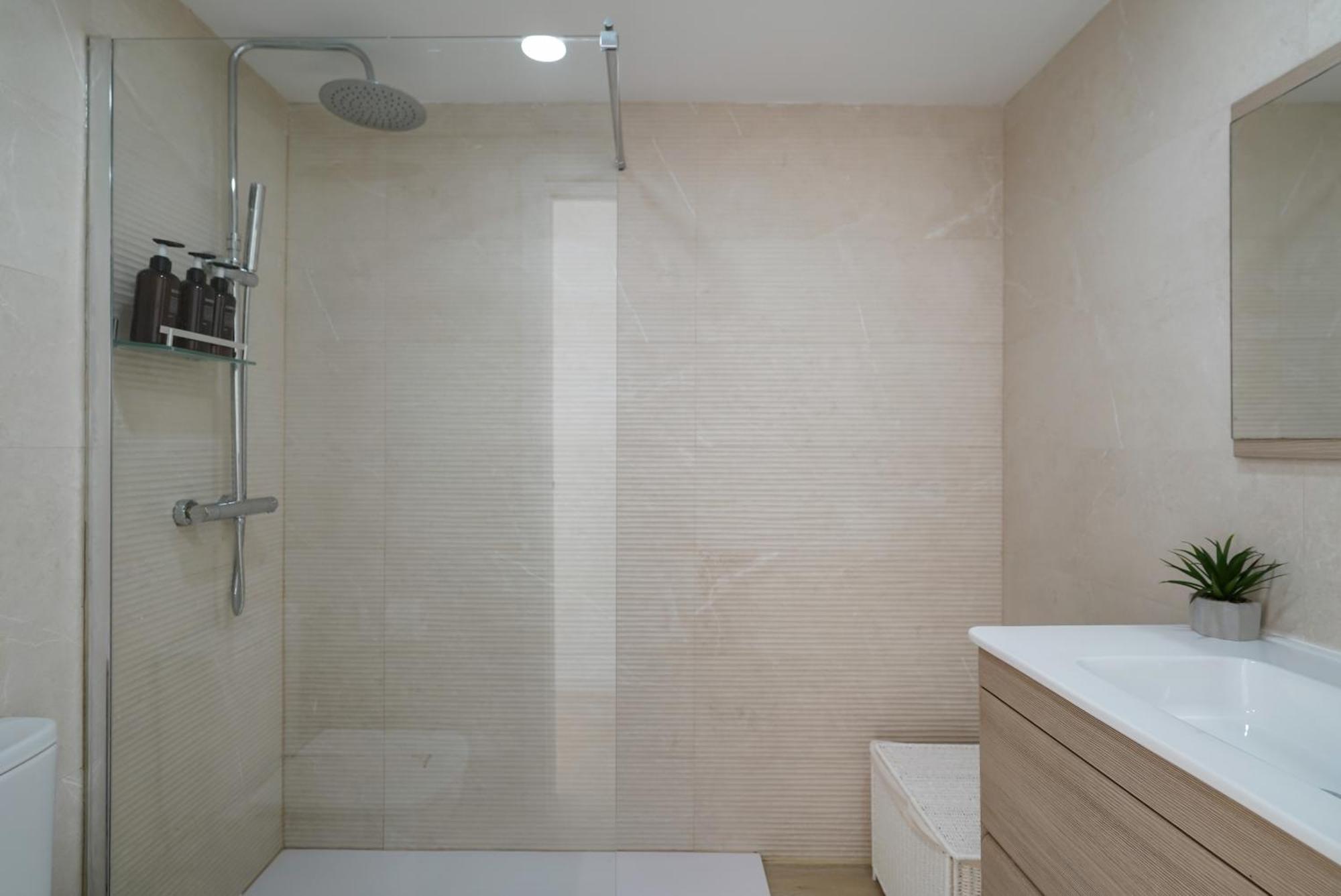 Nomad Malaga - Chic Apartament Center Torremolinos Eksteriør billede